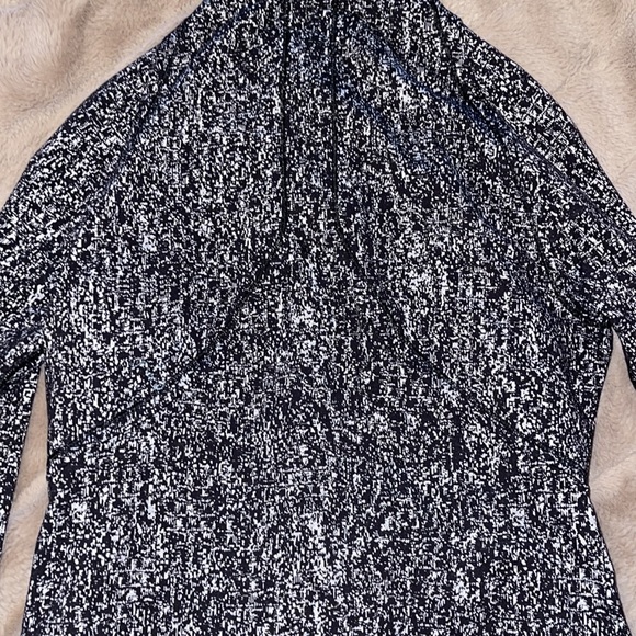 Lululemon Jacket size 6 in black:white speckled color. - Picture 3 of 5